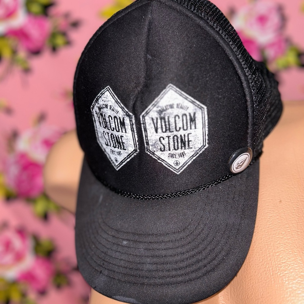 Volcom stone trucker hat pin black rustic skater river baseball cap